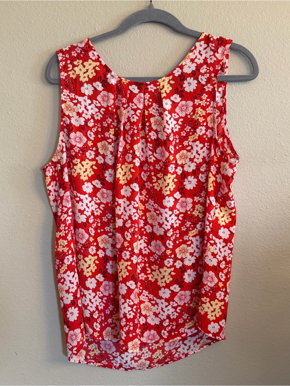41 Hawthorn Red Floral Sleeveless Tank Top - Size XL